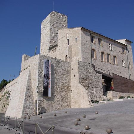 Grand Studio Azur Avec Terrasse - Vieil Antibes Exterior foto